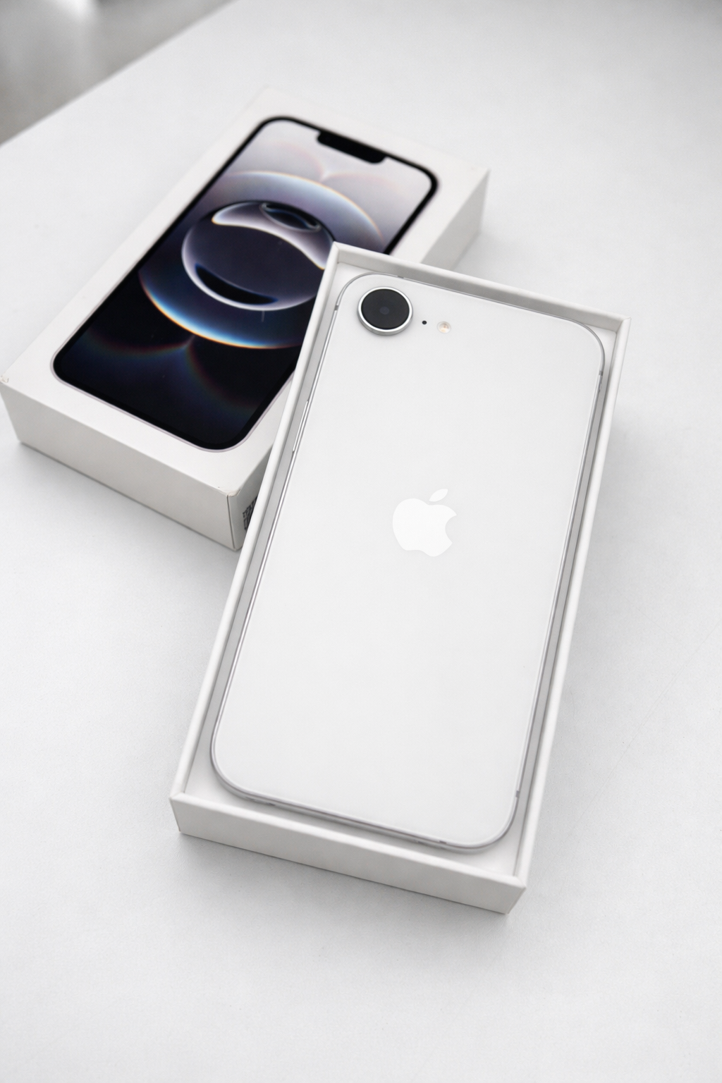iPhone 16e
