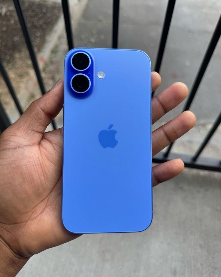 iPhone 16