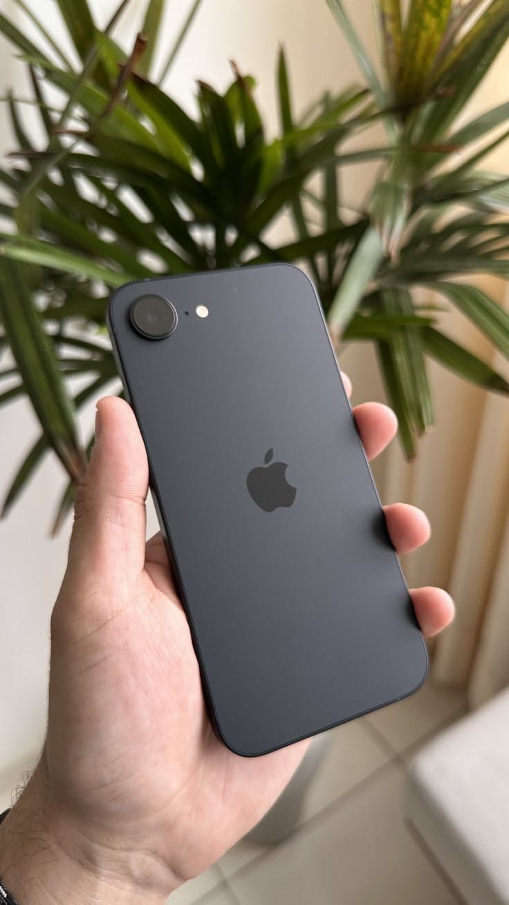 iPhone 16e