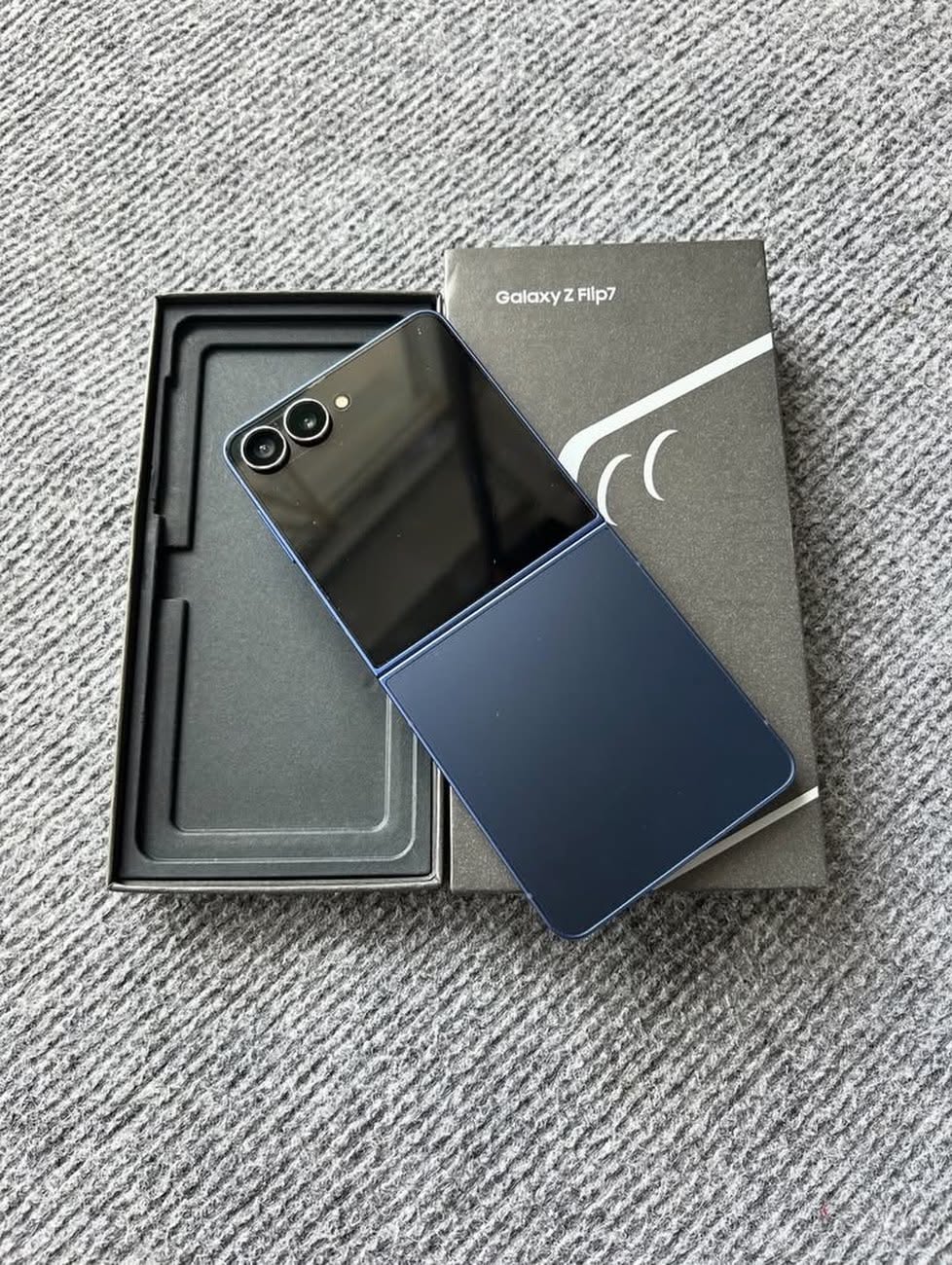 Samsung Galaxy Z Flip7
