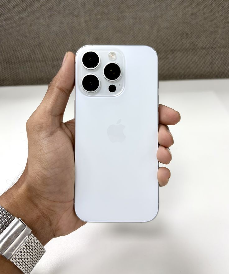 iPhone 16
